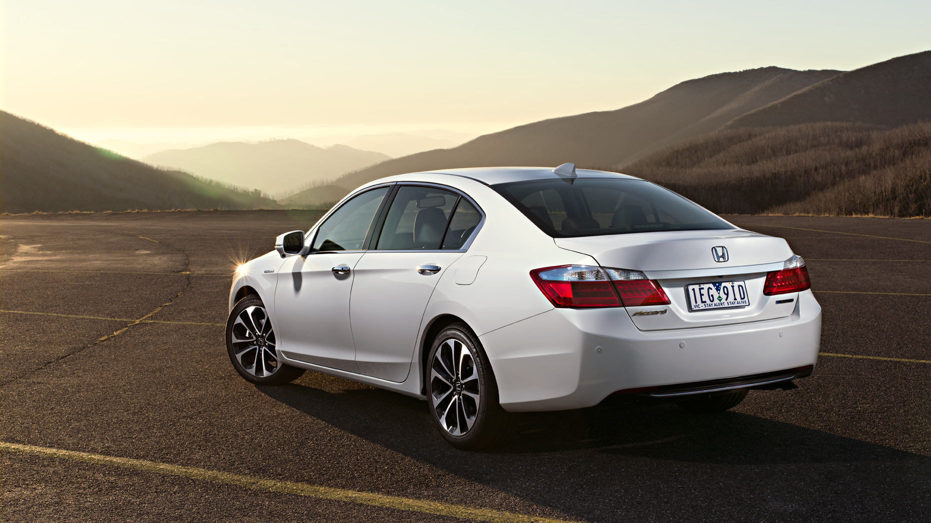 Honda-Accord-Sports-Hybrid_395